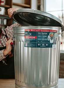 Garbage Can with Lid